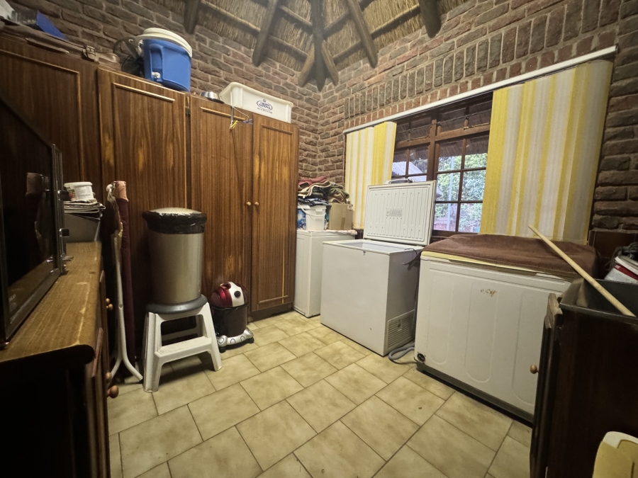 6 Bedroom Property for Sale in Doringkruin North West